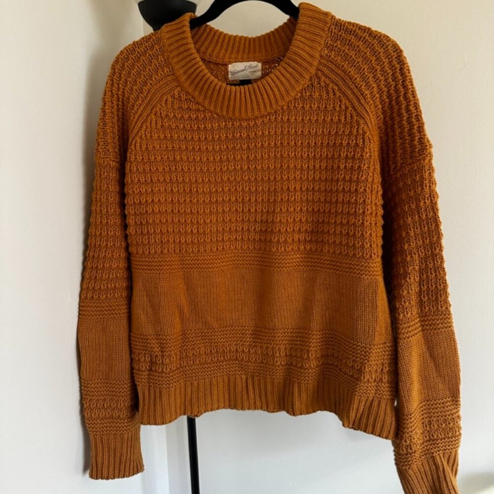 Universal Thread Mustard Crewneck Sweater